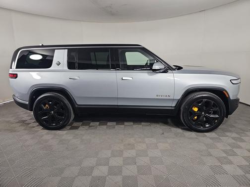 2023 Rivian R1S Adventure