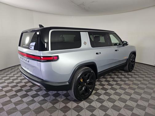 2023 Rivian R1S Adventure