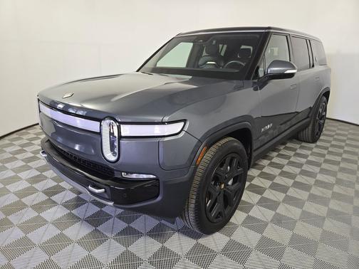 2024 Rivian R1S Adventure Package