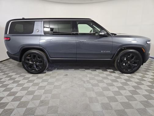 2024 Rivian R1S Adventure Package