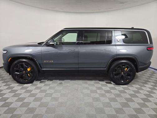 2023 Rivian R1S Adventure