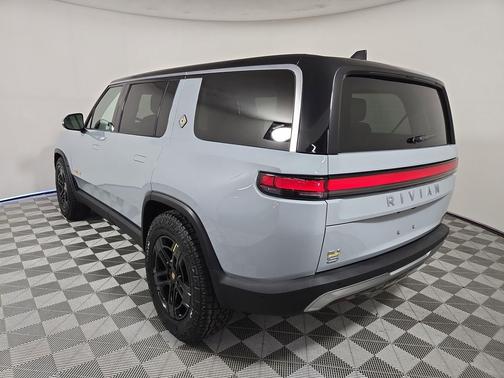 2024 Rivian R1S Adventure Quad Motor Large Pack