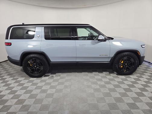 2024 Rivian R1S Adventure Quad Motor Large Pack