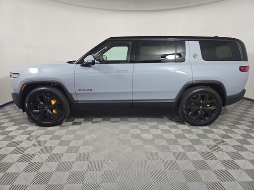 Limestone paint 2025 Rivian R1S Ascend Tri Motor Max Pack