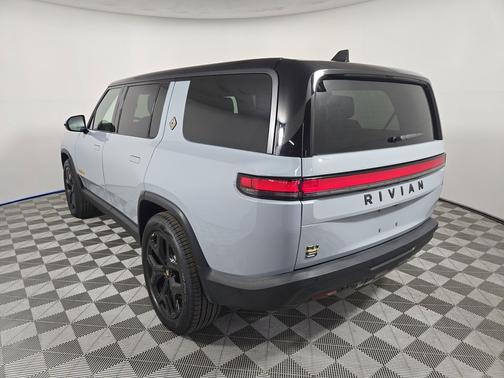 Limestone paint 2025 Rivian R1S Ascend Tri Motor Max Pack