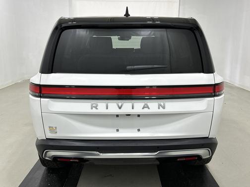 2024 Rivian R1S Adventure Quad Motor Large Pack