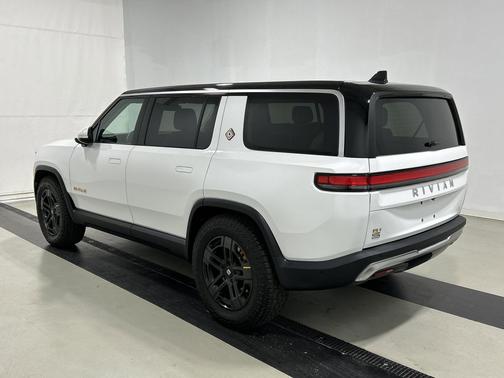 2024 Rivian R1S Adventure Quad Motor Large Pack