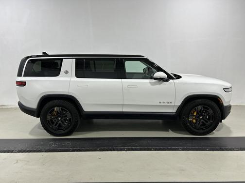 2024 Rivian R1S Adventure Quad Motor Large Pack