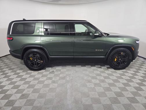 2023 Rivian R1S Adventure