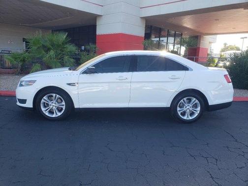 2015 Ford Taurus SE