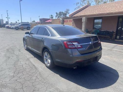 2018 Ford Taurus SE