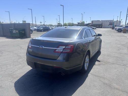 2018 Ford Taurus SE