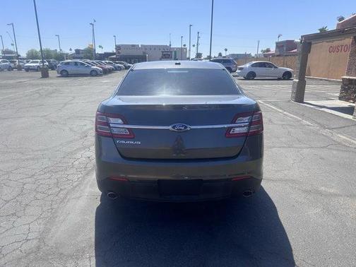 2018 Ford Taurus SE