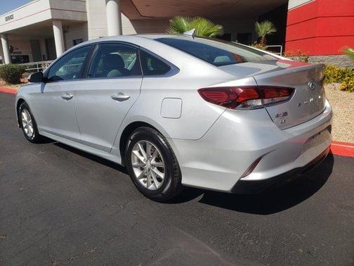 2018 Hyundai SONATA SE