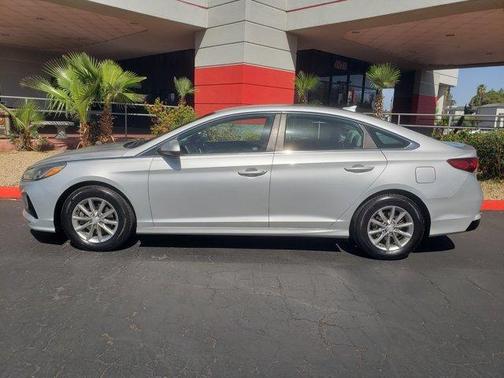 2018 Hyundai SONATA SE