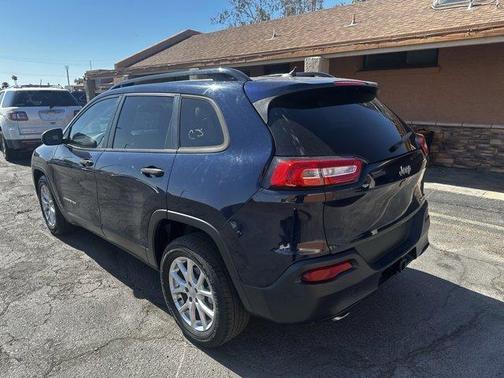 2016 Jeep Cherokee Sport