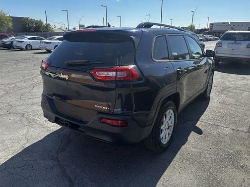 2016 Jeep Cherokee Sport