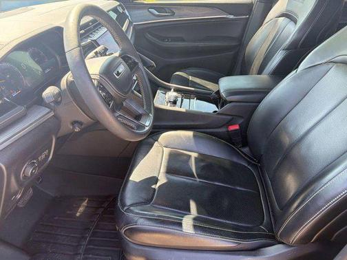 Baltic Gray Metallic Clearcoat 2023 Jeep Grand Cherokee L Overland