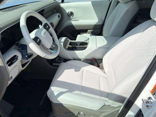 Creamy White Pearl 2026 Hyundai PALISADE SEL 7P