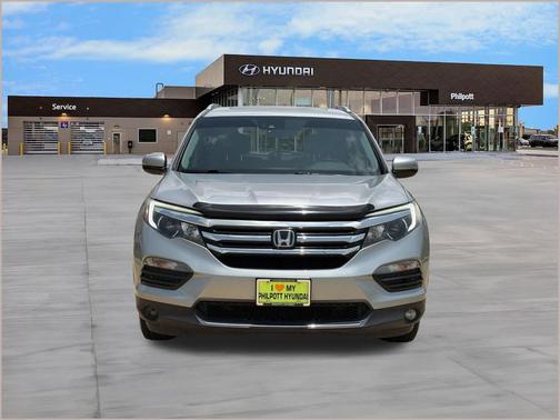 Lunar Silver Metallic 2017 Honda Pilot Elite