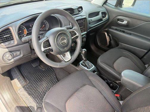 Sting-Gray Clearcoat 2023 Jeep Renegade Upland