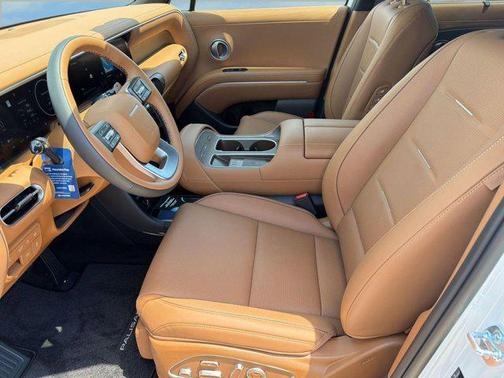 Creamy White Pearl 2026 Hyundai Palisade Hybrid Calligraphy