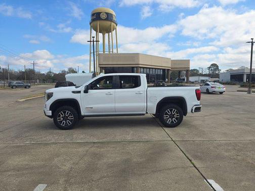 2024 GMC Sierra 1500 AT4