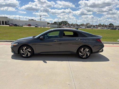 Ecotronic Gray 2025 Hyundai ELANTRA Sport