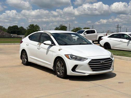 Quartz White Pearl 2018 Hyundai ELANTRA SEL