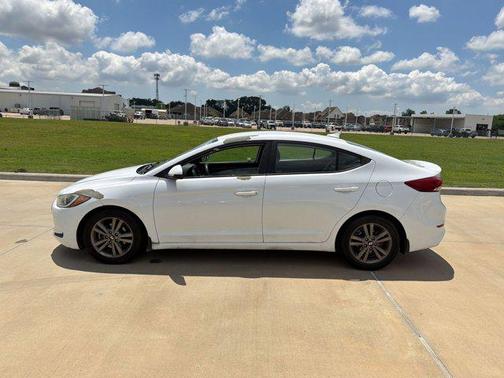 Quartz White Pearl 2018 Hyundai ELANTRA SEL