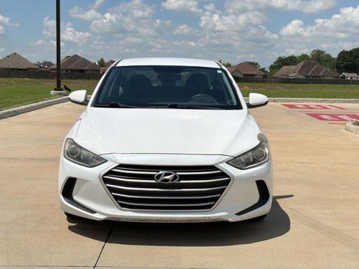 Quartz White Pearl 2018 Hyundai ELANTRA SEL