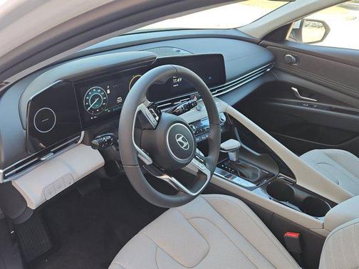 2025 Hyundai ELANTRA HEV Limited