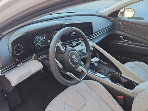 2025 Hyundai ELANTRA HEV Limited