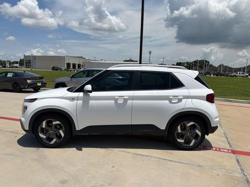 Ceramic White 2021 Hyundai VENUE SEL