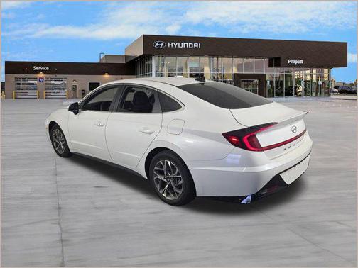 2022 Hyundai SONATA SEL