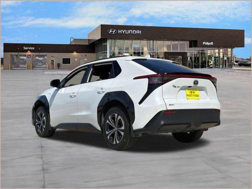 2024 Toyota bZ4X XLE