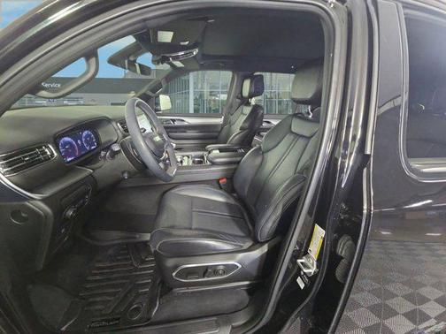 2023 Jeep Wagoneer Series II Carbide 4x4