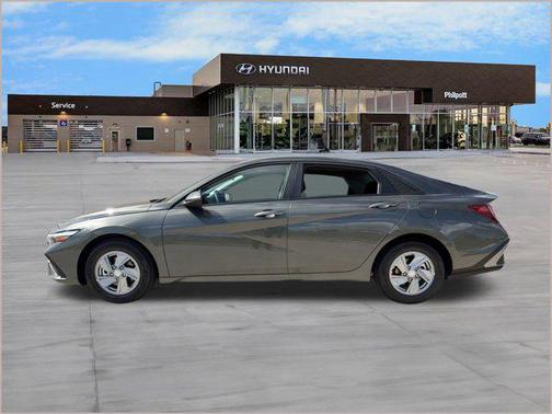 2026 Hyundai ELANTRA SE