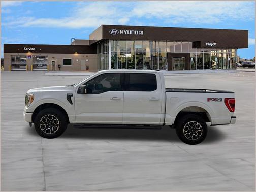 Oxford White 2022 Ford F-150 XLT
