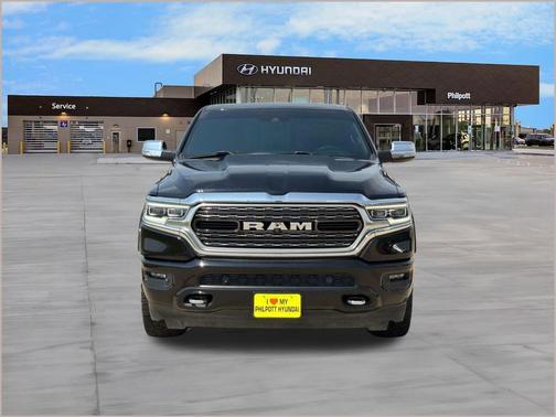 Diamond Black Crystal Pearlcoat 2021 RAM 1500 Limited