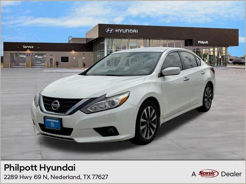 Pearl White 2017 Nissan Altima 2.5 SV
