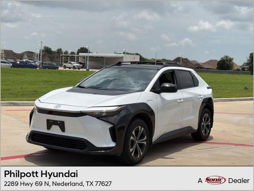 Wind Chill Pearl 2024 Toyota bZ4X XLE
