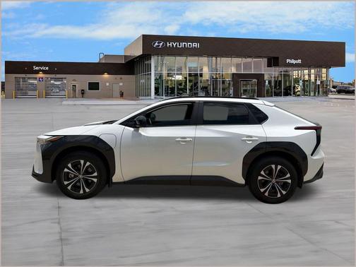 Wind Chill Pearl 2024 Toyota bZ4X XLE