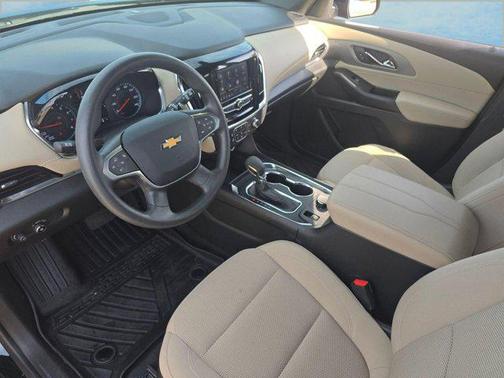 2024 Chevrolet Traverse LS