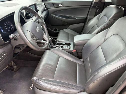 Black Noir Pearl 2019 Hyundai TUCSON Limited