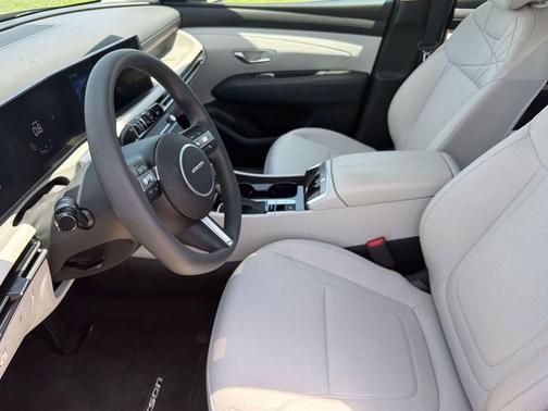 Hampton Gray 2026 Hyundai TUCSON SE