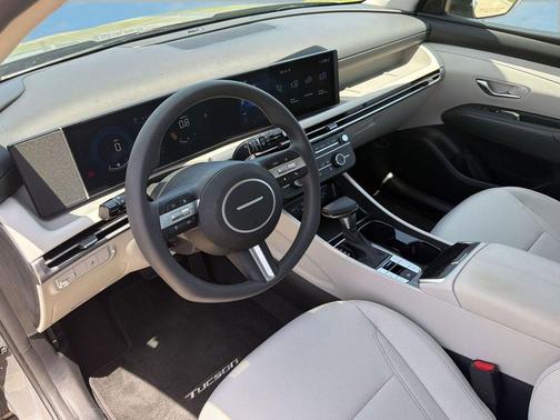 Hampton Gray 2026 Hyundai TUCSON SE