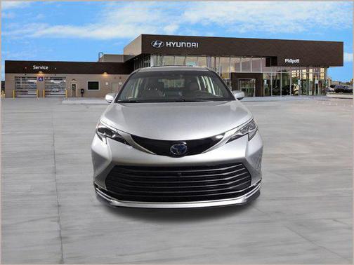 2024 Toyota Sienna Platinum