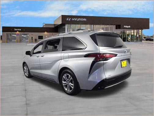 2024 Toyota Sienna Platinum