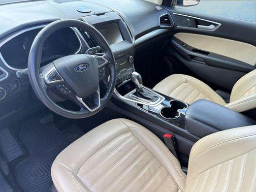 White 2018 Ford Edge SEL